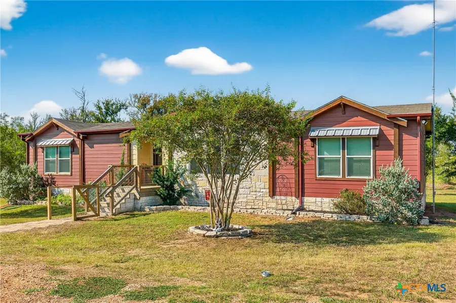 331 Elm Creek Road, Waelder, TX 78959 - Image #3