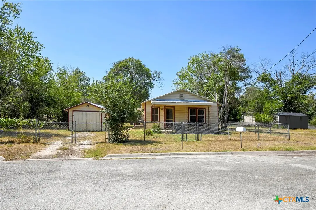 882 Samuels Street, New Braunfels, TX 78130 - Image #1