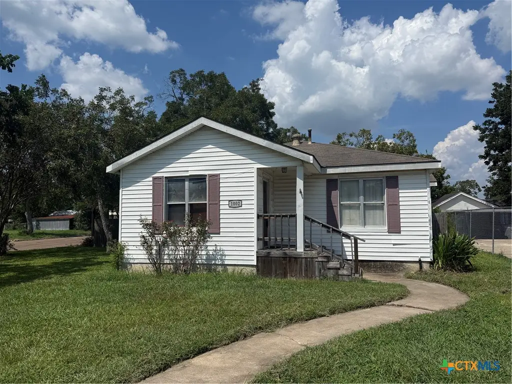 1002 E Sabine Street, Victoria, TX 77901 - Image #1