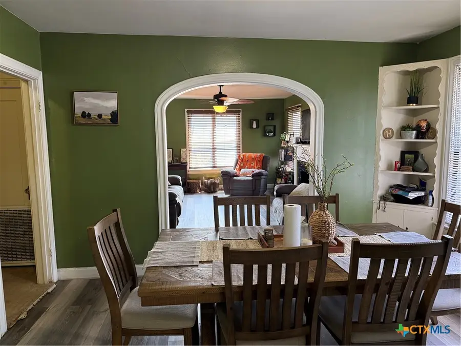 1002 E Sabine Street, Victoria, TX 77901 - Image #2