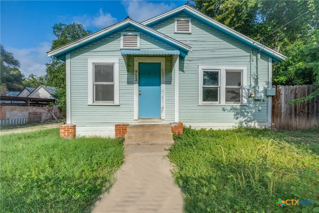 712 S Austin Street, Seguin, TX 78155 - #1