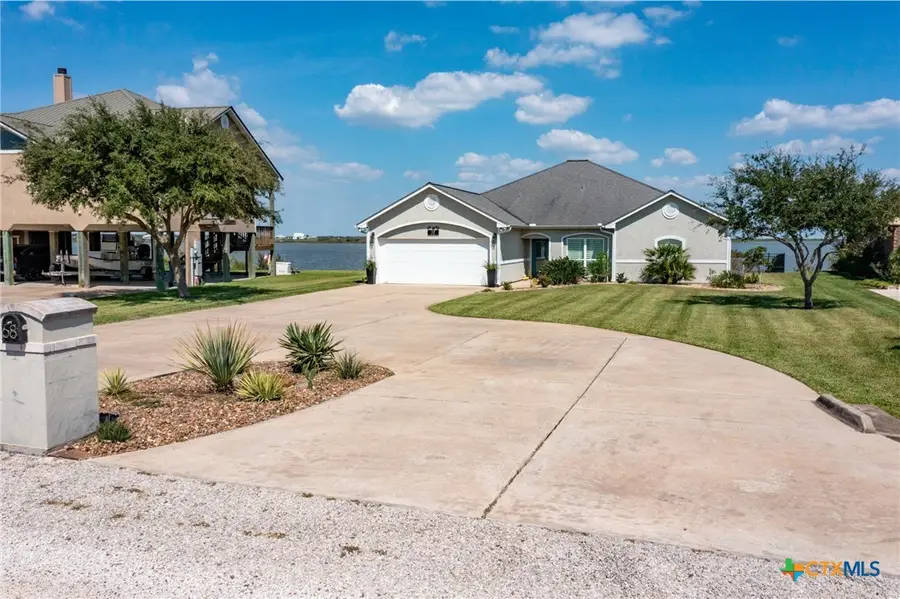68 N Blue Heron Drive, Port Lavaca, TX 77979 - Image #3