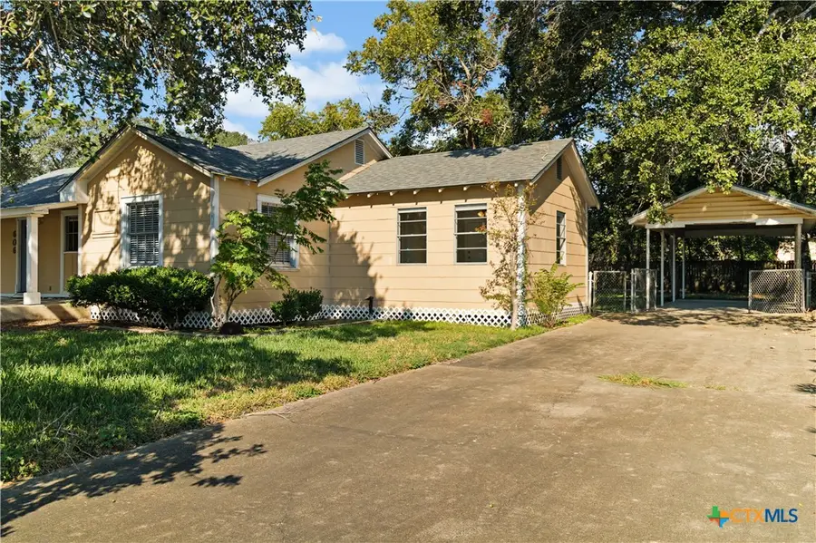 606 W Gayle Street, Edna, TX 77957 - Image #3