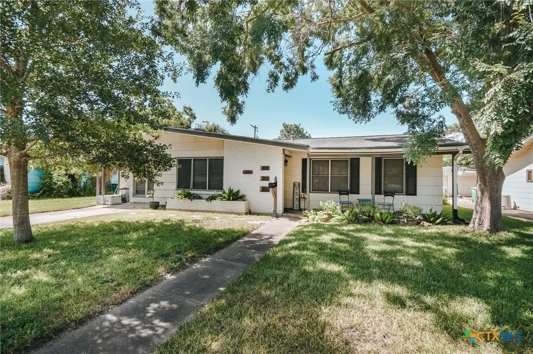 706 Fern Lane, Victoria, TX 77904 - Image #1