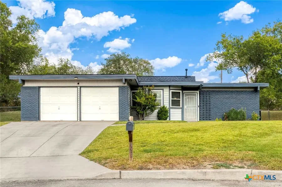 323 Cherrywood Lane, San Antonio, TX 78233 - Image #2