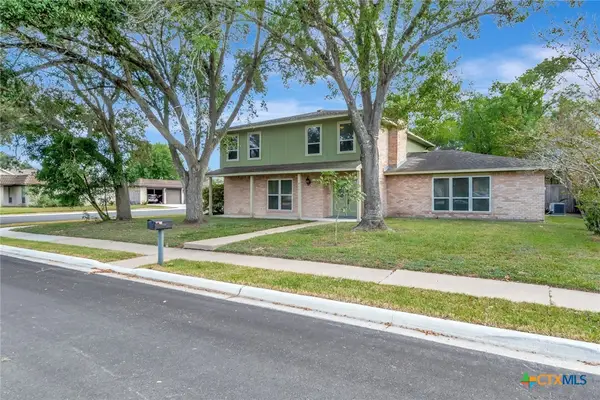 911 Westwood Street, Victoria, TX 77901