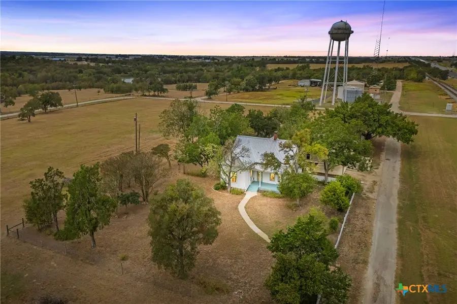 105 Davis Drive, Thorndale, TX 76577 - Image #2