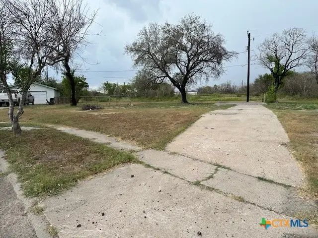 840 Hamilton Street, Sinton, TX 78387 - Image #2