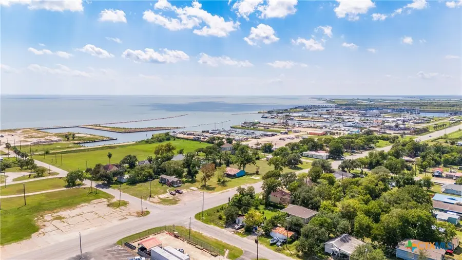 404 8th Street, Palacios, TX 77465 - Image #3