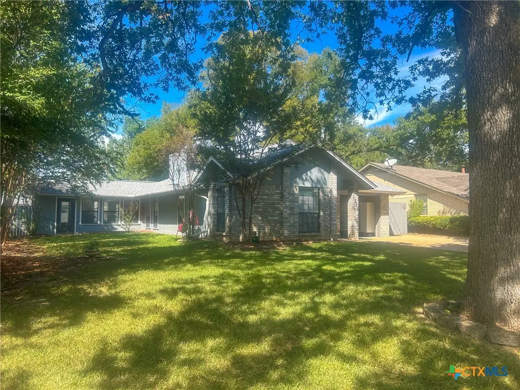 1904 N Harding Avenue, Cameron, TX 76520 - Image #1