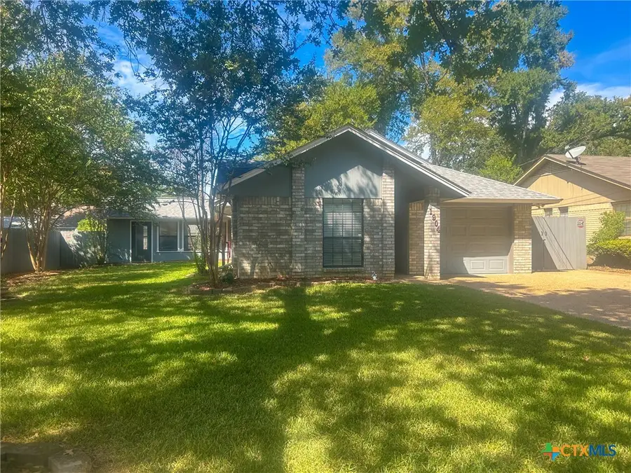 1904 N Harding Avenue, Cameron, TX 76520 - Image #2