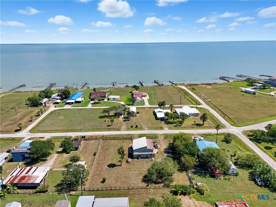 488 Alamo Beach Avenue, Port Lavaca, TX 77979 - Image #2