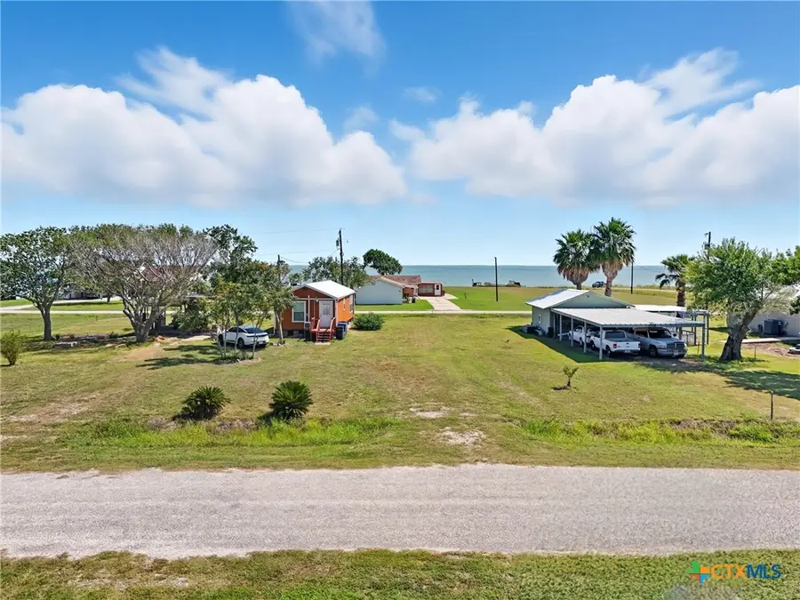488 Alamo Beach Avenue, Port Lavaca, TX 77979 - Image #3