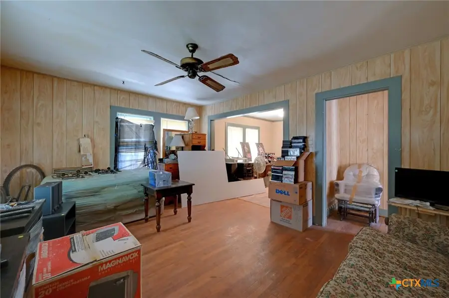 815 Pecan Street, Seguin, TX 78155 - Image #2