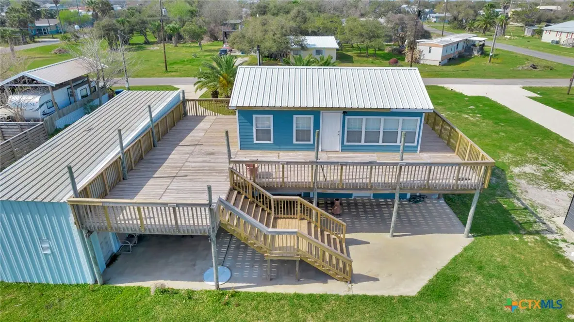 705 W Jefferson Avenue, Port Oconnor, TX 77982 - Image #1