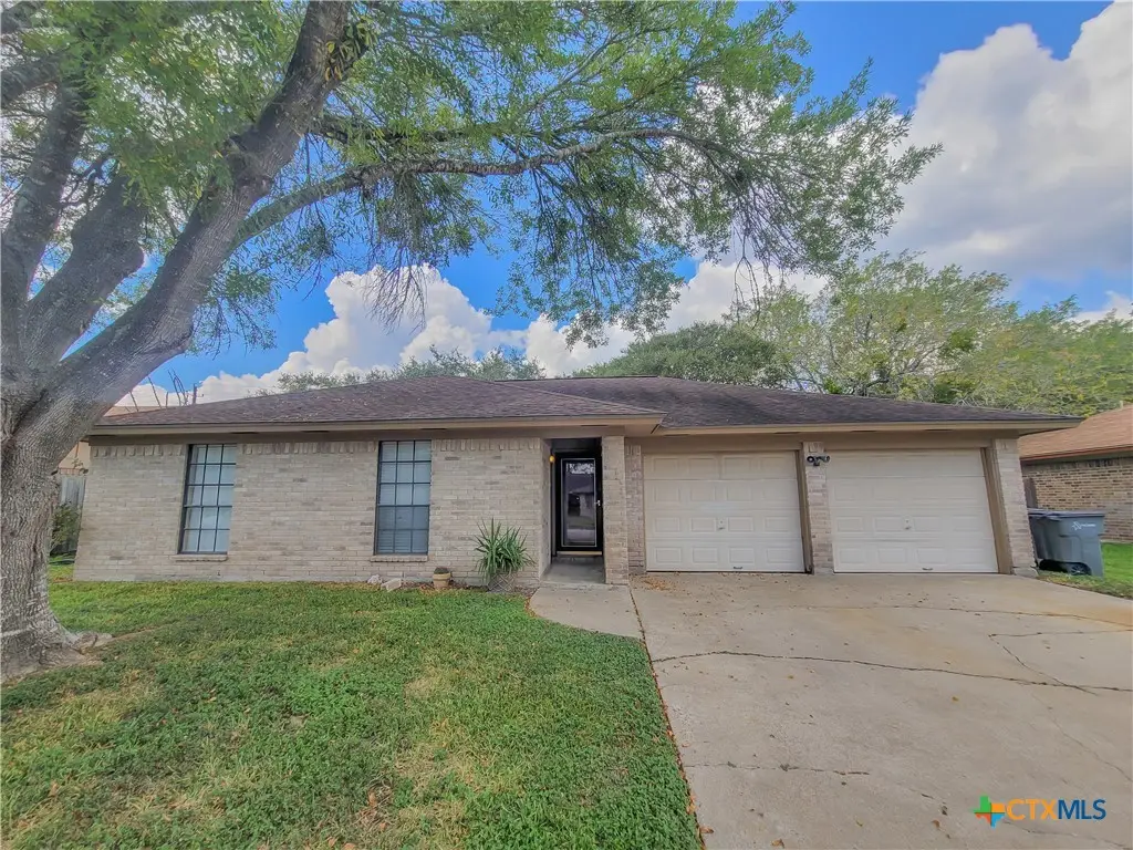 214 Williamsburg Avenue, Victoria, TX 77904 - Image #1