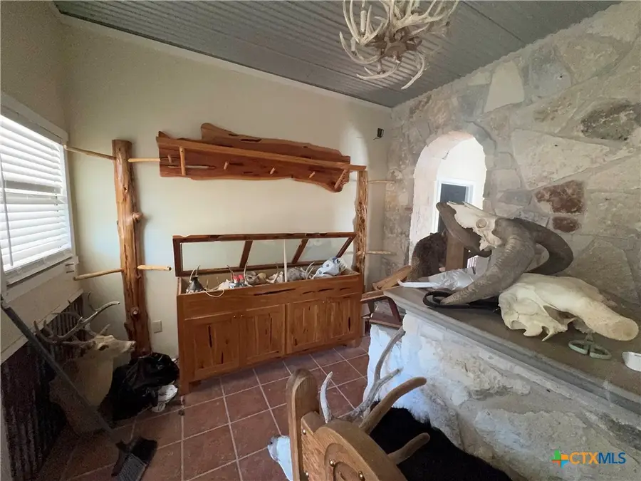 7160 7160 County Road 330, Bertram, TX 78605 - Image #3