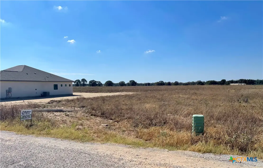 225 Colonial Ln, La Vernia, TX 78121 - Image #1