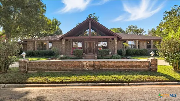 400 Persons Street, Stockdale, TX 78160