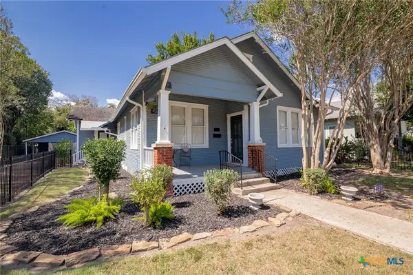 1705 N Vine Street, Victoria, TX 77901