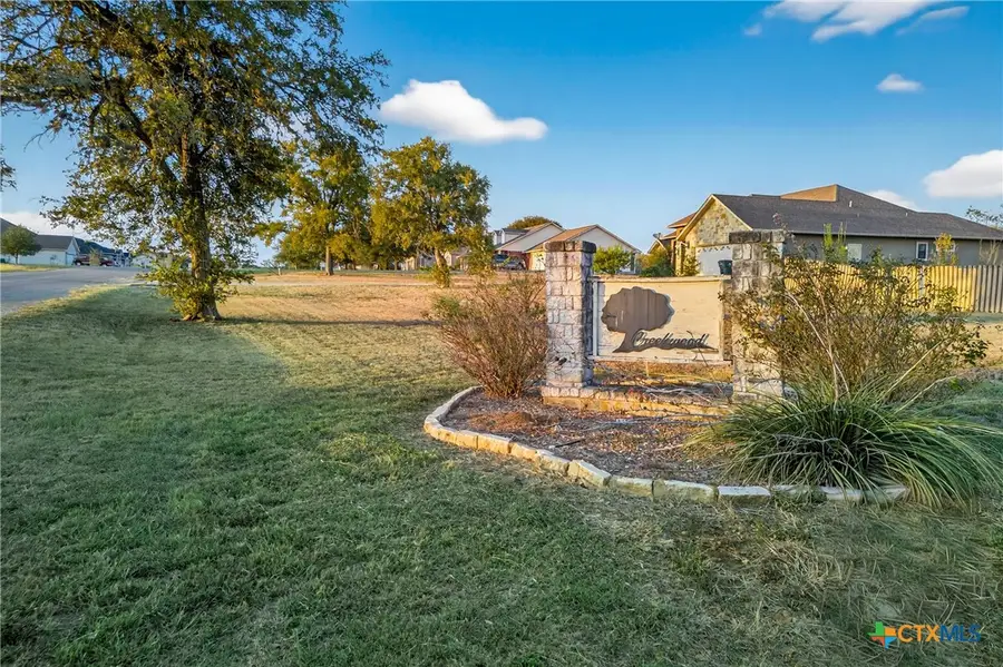 175 Creekwood Drive, Gonzales, TX 78629 - Image #2