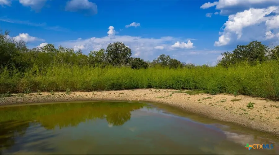 916 County Road 421, Waelder, TX 78959 - Image #3