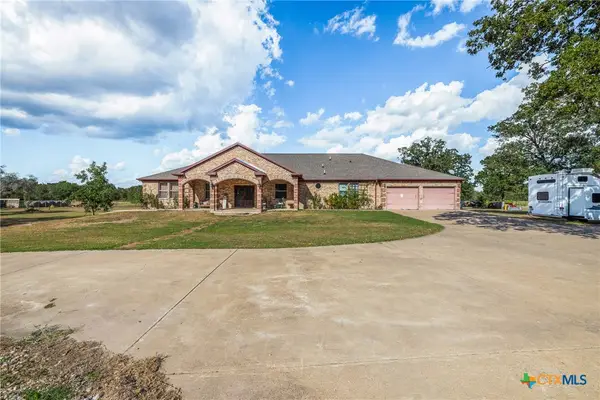 1102 Private Road 2332, Giddings, TX 78942