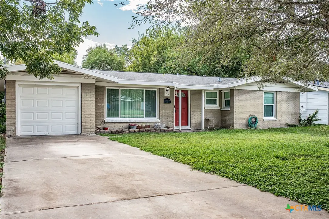 216 Bowie Street, Port Lavaca, TX 77979 - Image #1