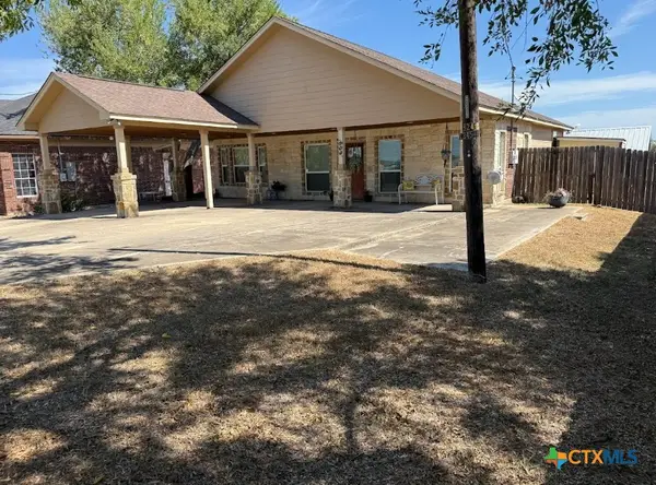 609 State Highway 123, Stockdale, TX 78160