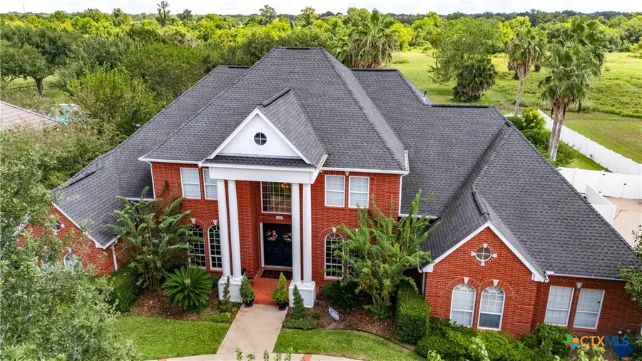 306 Creekridge Drive, Victoria, TX 77904 - Image #2