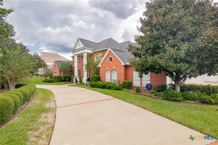 306 Creekridge Drive, Victoria, TX 77904 - Image #3