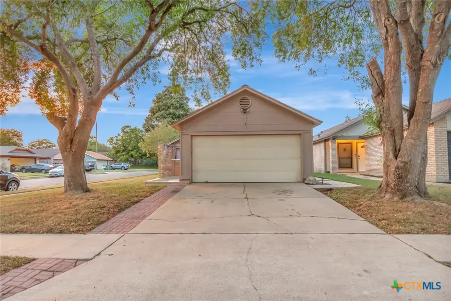 423 Waterford Drive, Victoria, TX 77901 - Image #2