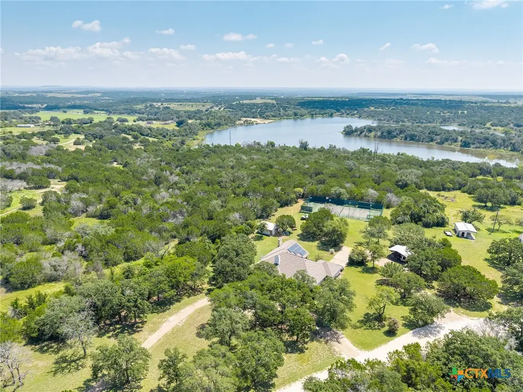 725 County Road 300, Hamilton, TX 76531 - Image #1