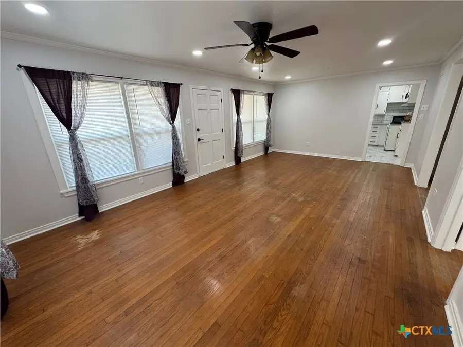 300 N Bowie, Cameron, TX 76520 - Image #2
