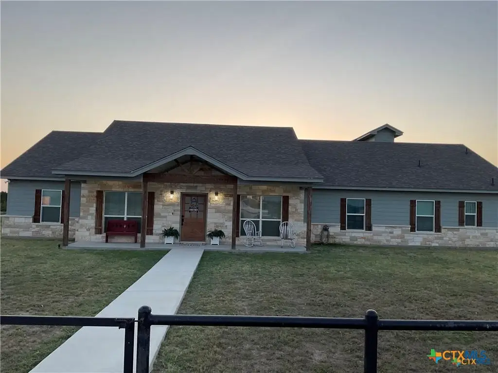 5851 Moccasin Bend Road, Gatesville, TX 76528 - Image #1