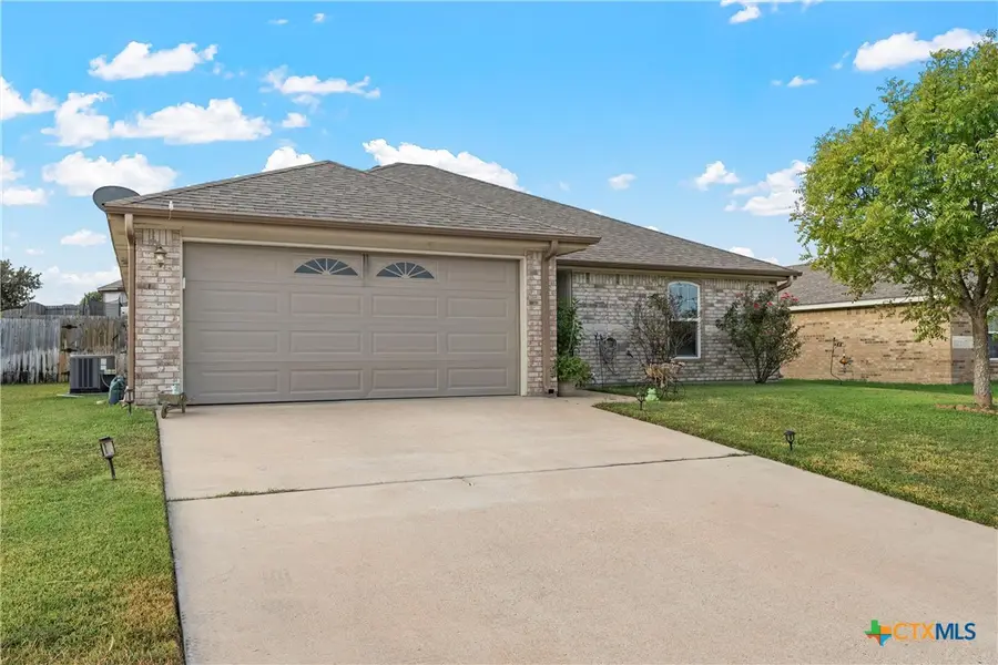 409 Blayton Street, Troy, TX 76579 - Image #2