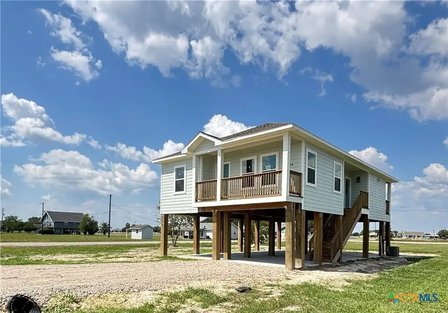 638 Swallow, Palacios, TX 77465 - Image #2