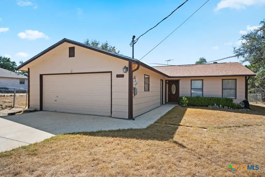 1369 Lakeview Drive, Canyon Lake, TX 78133 - Image #1