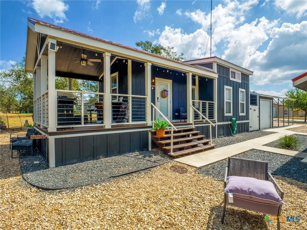 4113 Hermosa Drive, Kingsland, TX 78639 - Image #1