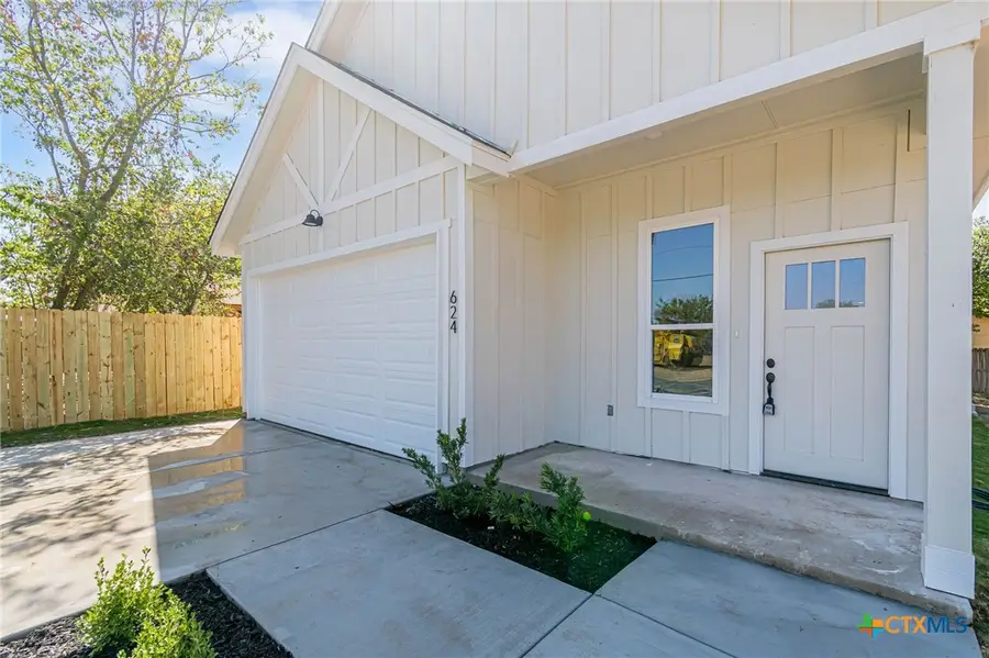 624 Stratton Ave, Seguin, TX 78155 - Image #3