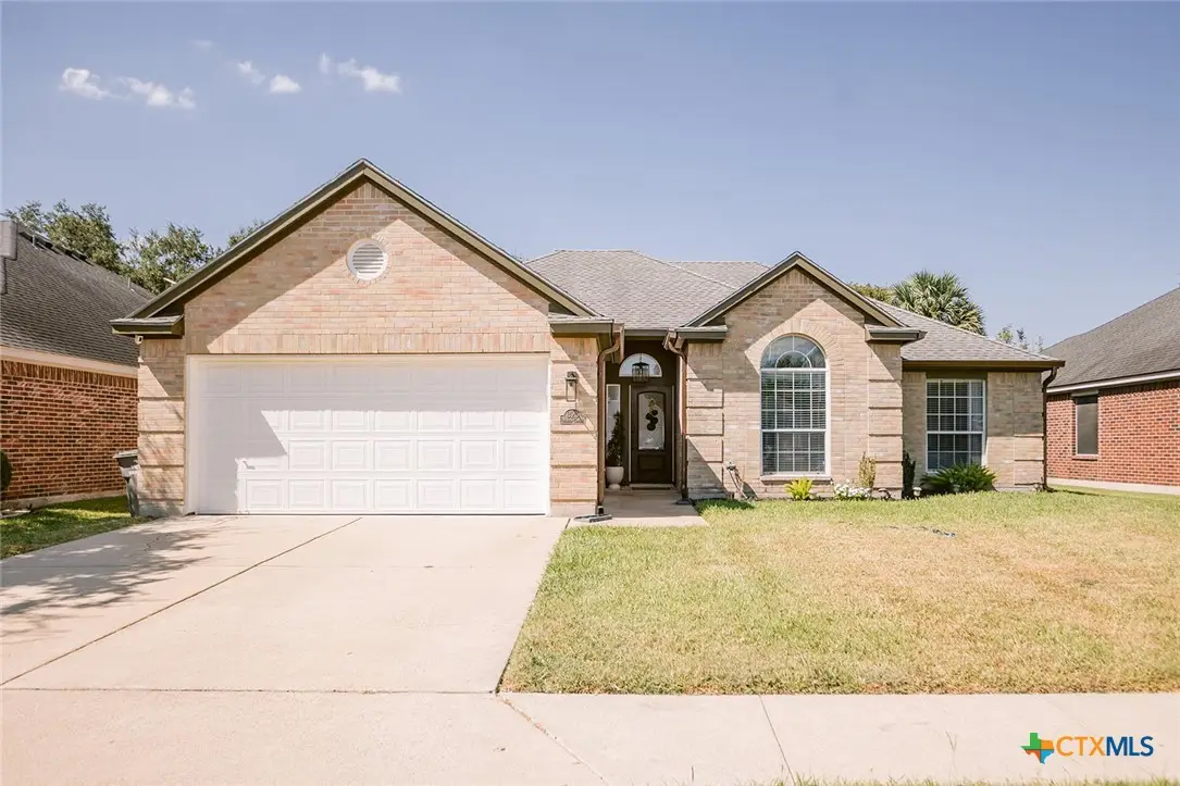 325 Macon Creek, Victoria, TX 77901 - Image #1