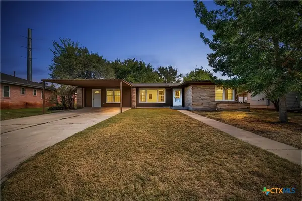 121 Hillcrest Drive, Luling, TX 78648