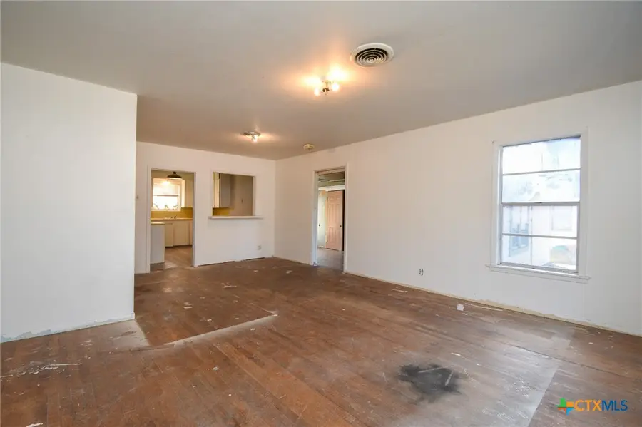 1903 Glendale Street, Victoria, TX 77901 - Image #2