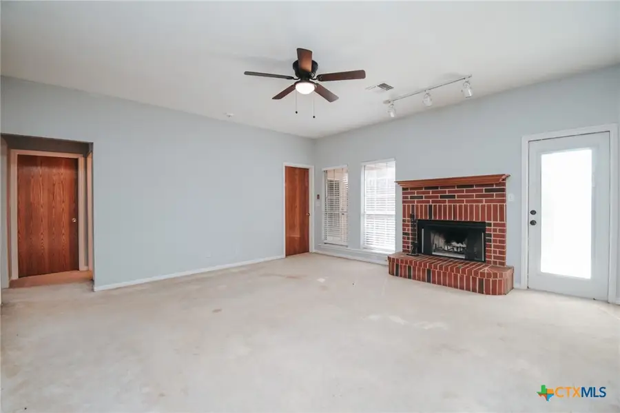 218 Sunset Drive, Victoria, TX 77901 - Image #3