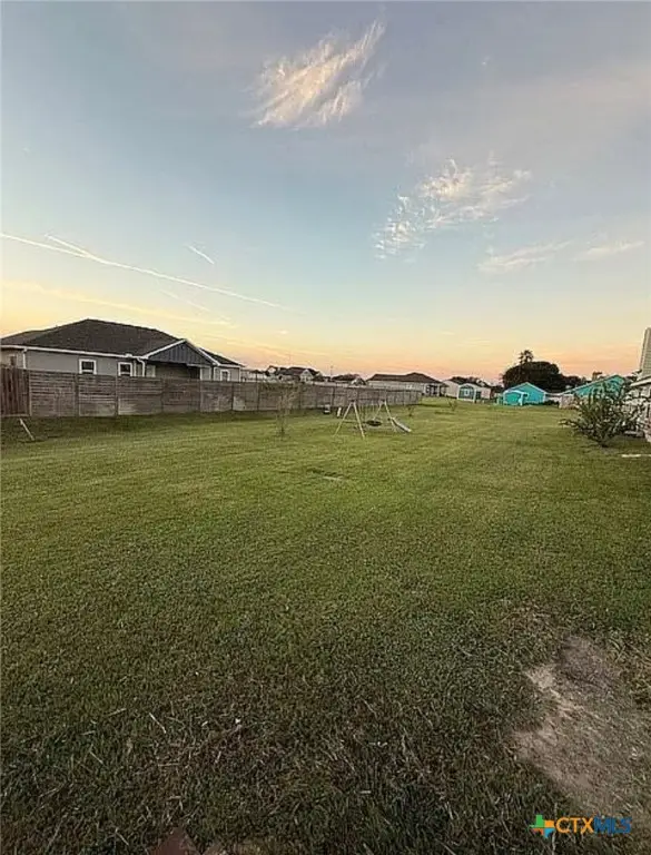809 Buttercup Drive, Edna, TX 77957 - Image #3