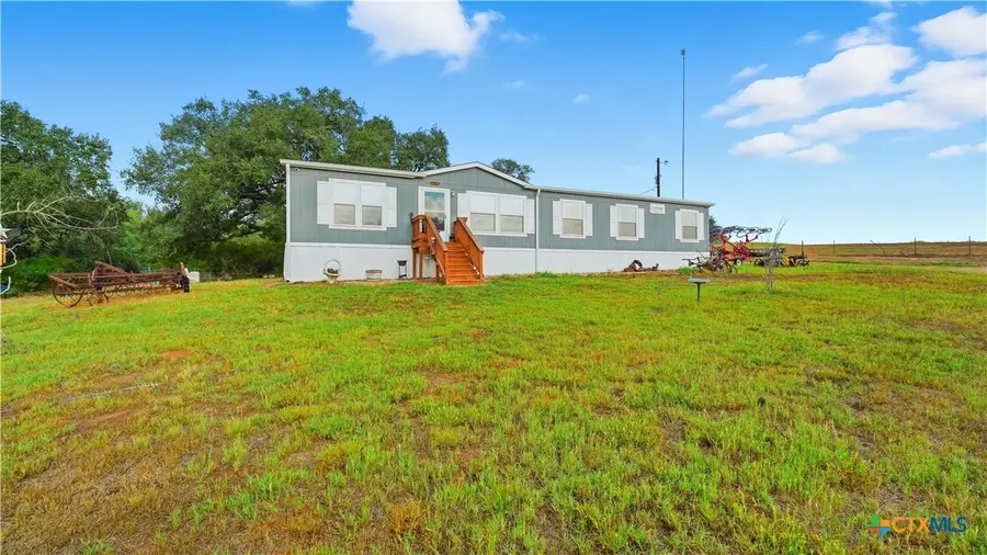 2141 County Road 132, Floresville, TX 78114 - Image #2