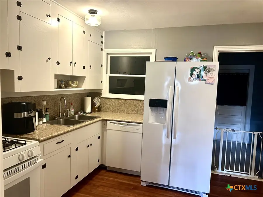 811 E Rosebud Avenue, Victoria, TX 77901 - Image #3