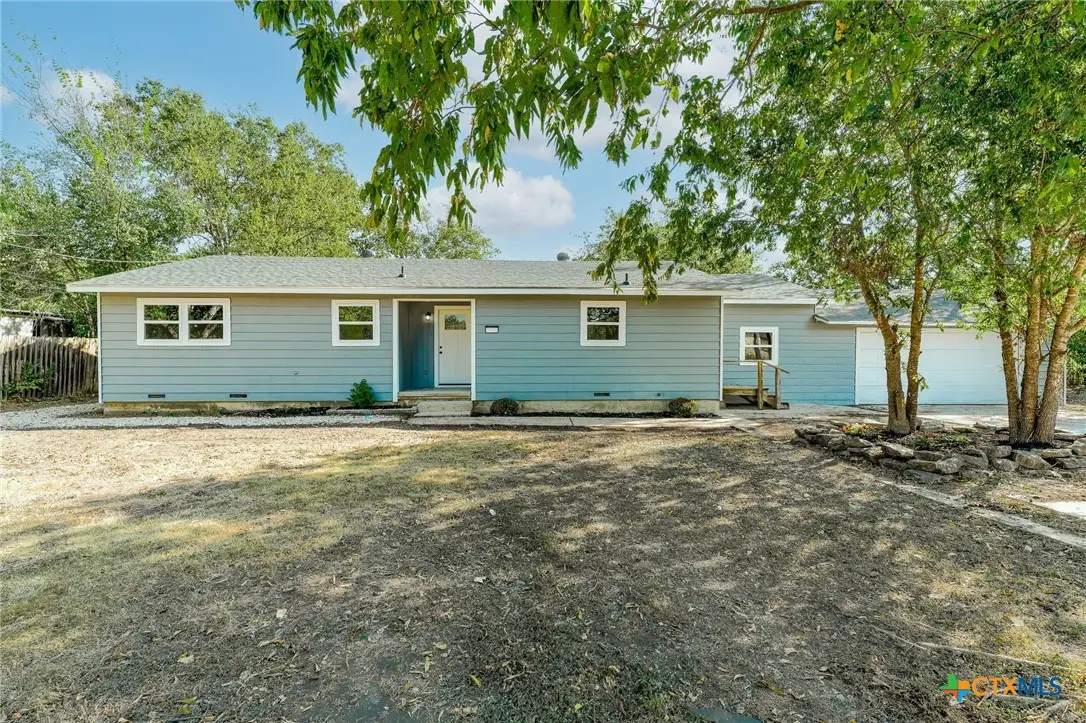 104 East Avenue, Florence, TX 76527 - Image #1