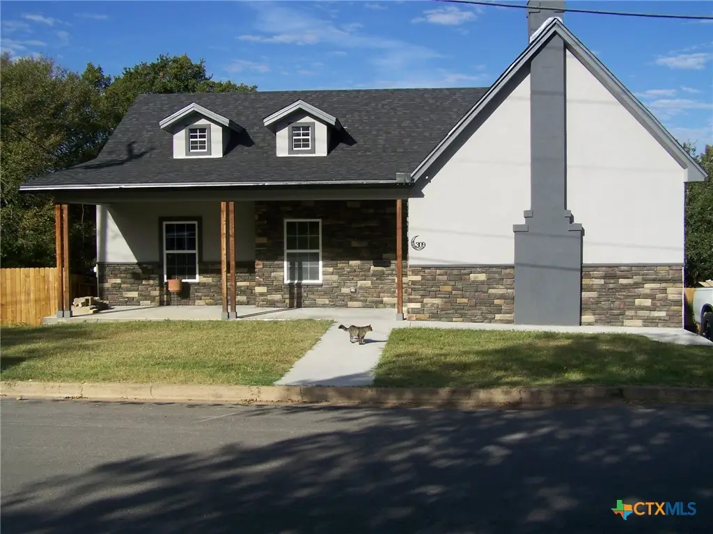 309 N 10th Street, Gatesville, TX 76528 - Image #1