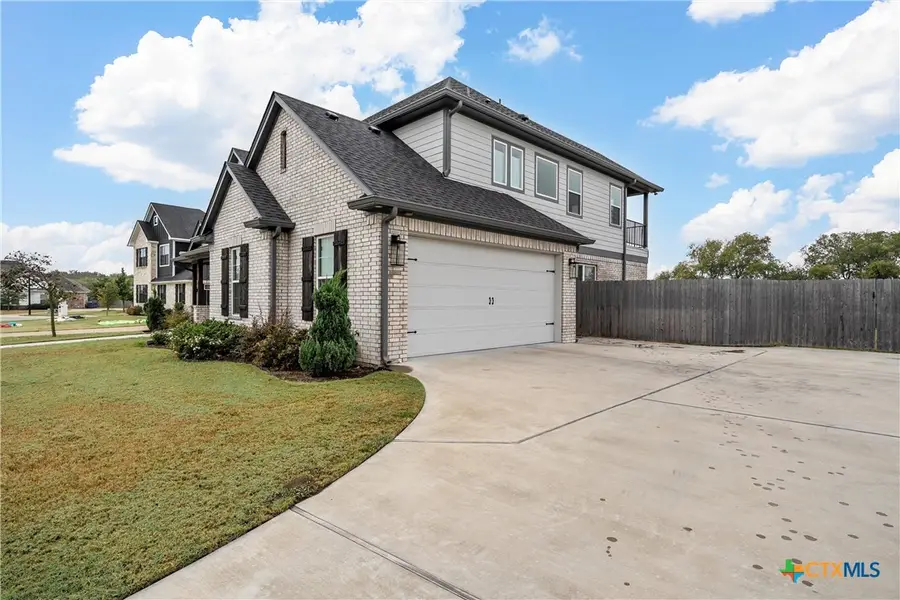10281 Creekside Lane, Woodway, TX 76712 - Image #2
